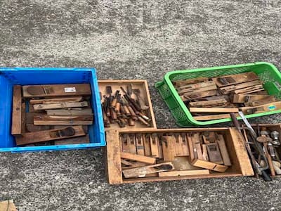 宮城県石巻市で大工道具の鑿、鉋等の不用品を買取しました。